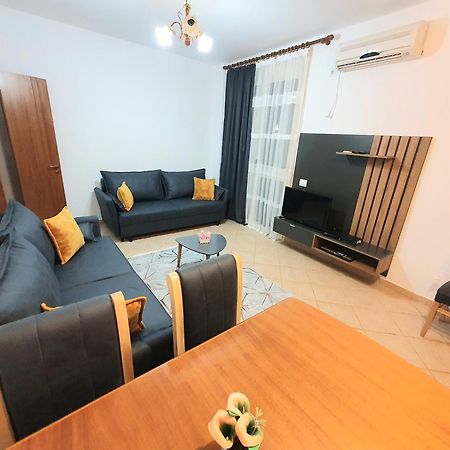 Apartment Me Qera Lungomare Vlore Medem1 Exterior foto